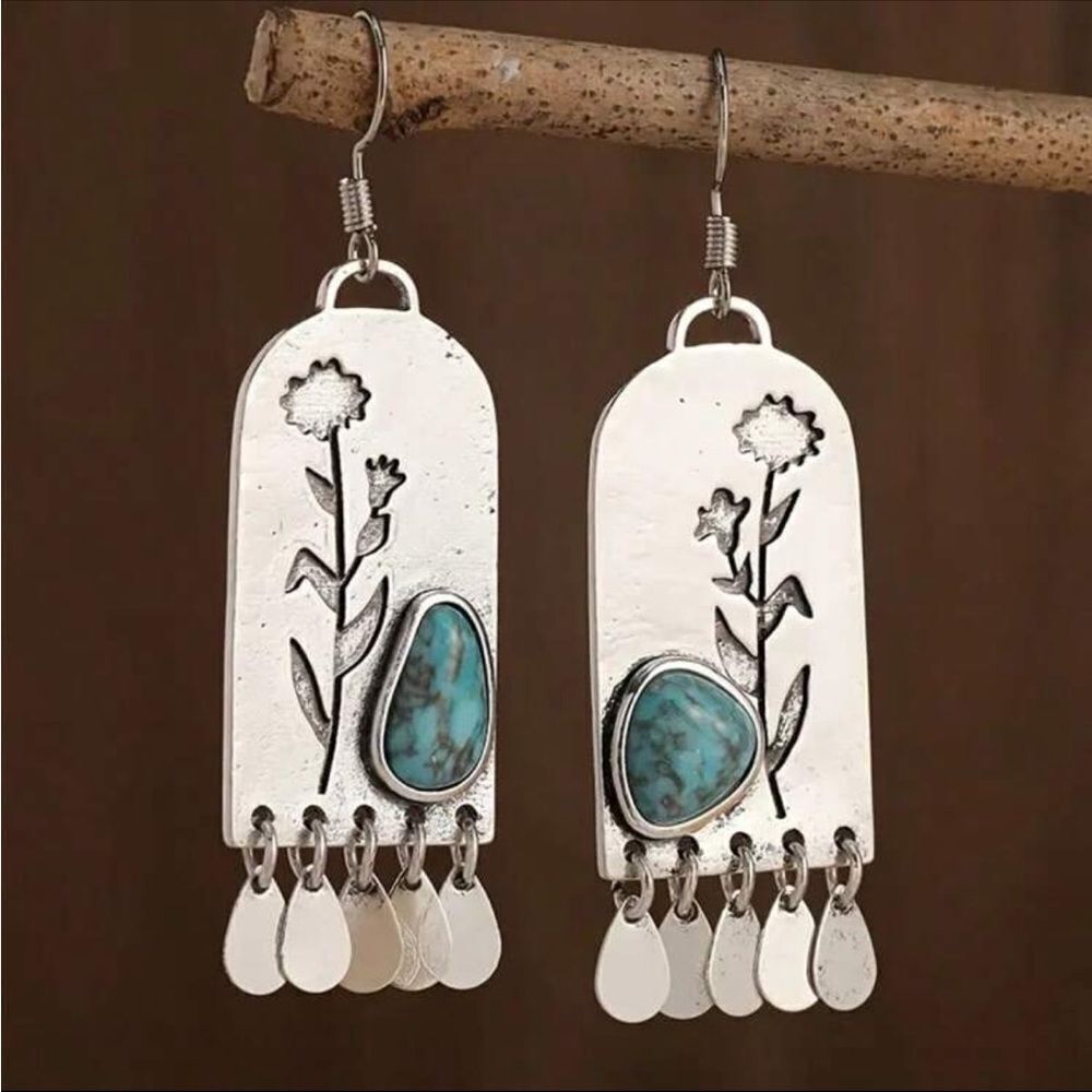 Silver and Turquoise Floral Earrings A1402